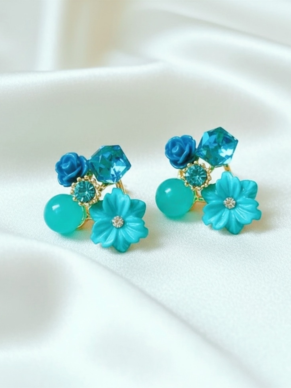 Turquoise‎ Floral Cluster Stud Earrings